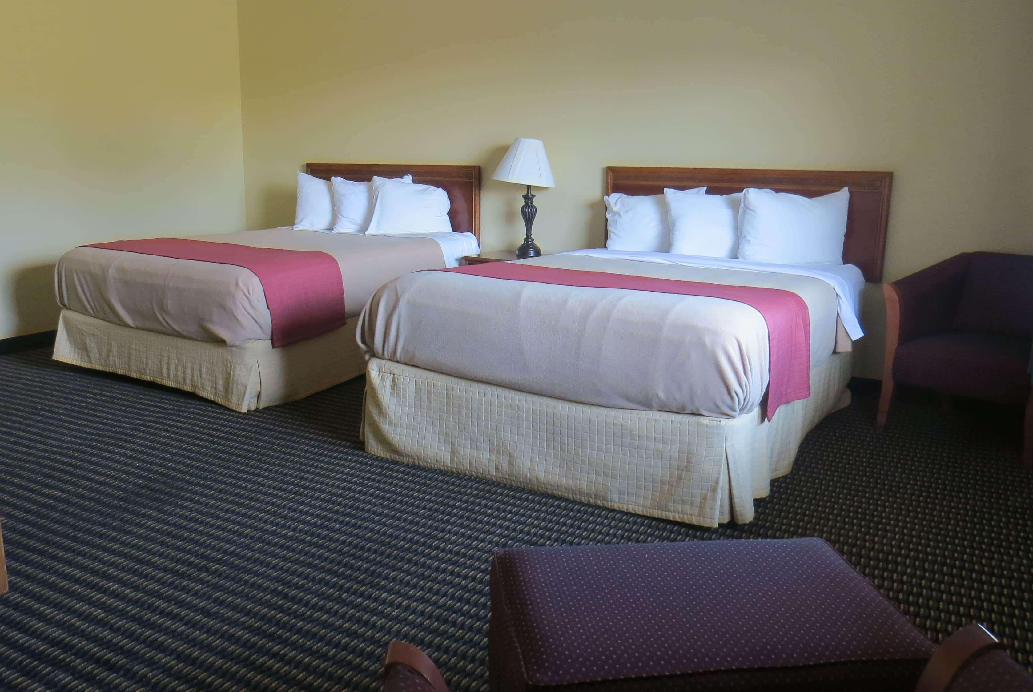 Travelodge By Wyndham Stratton Esterno foto
