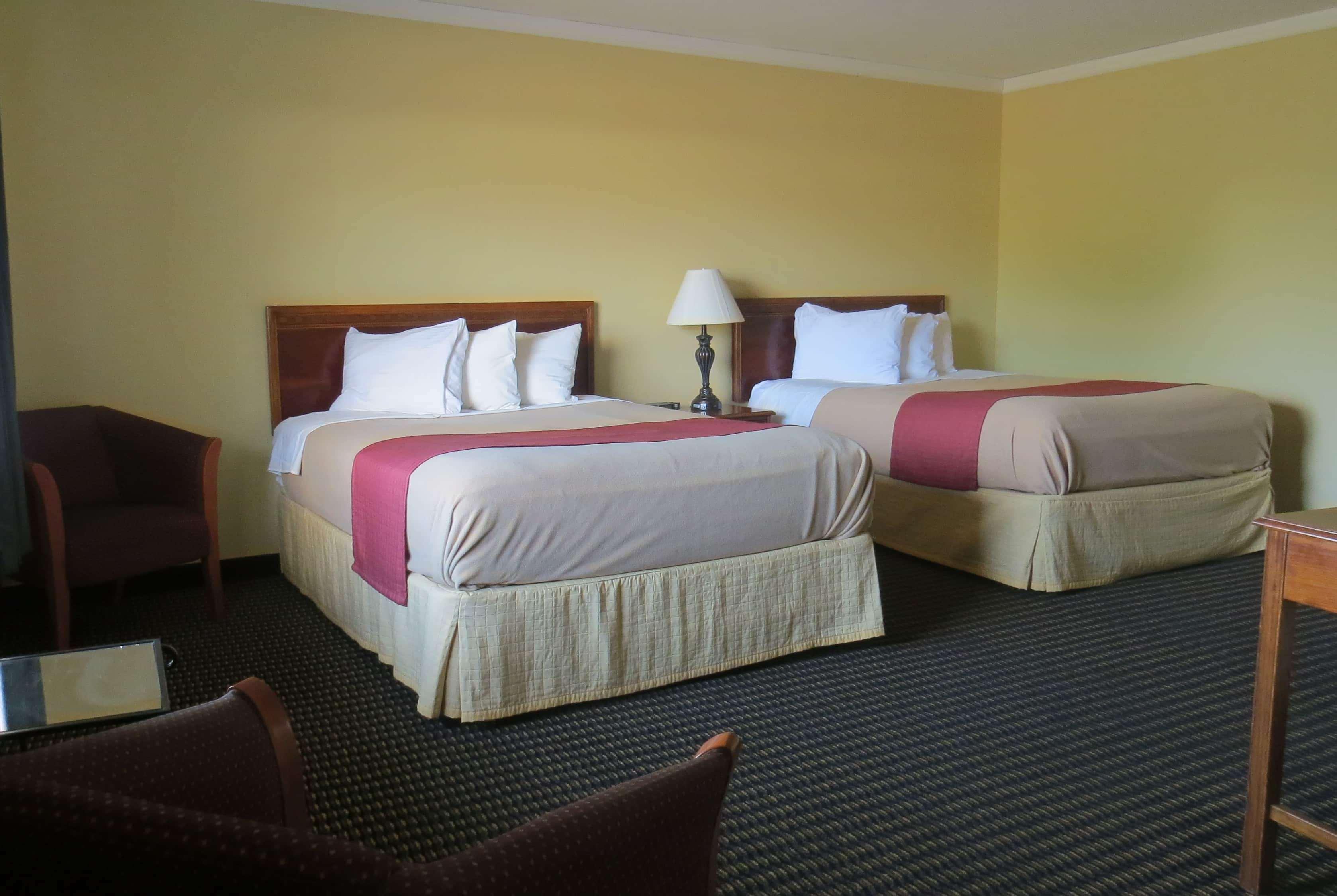 Travelodge By Wyndham Stratton Esterno foto