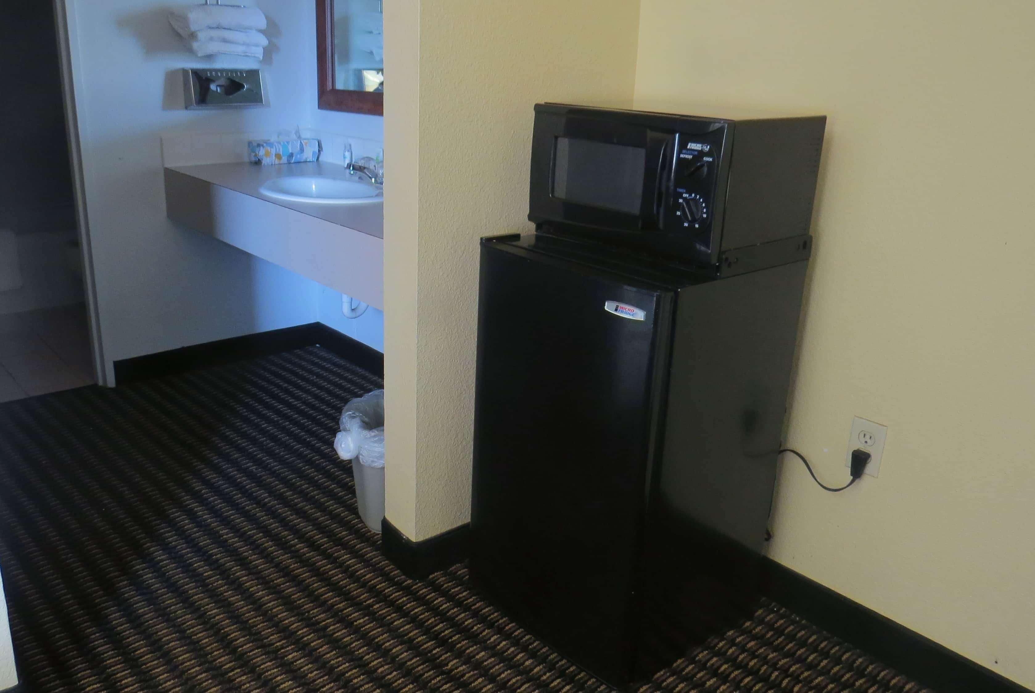 Travelodge By Wyndham Stratton Esterno foto