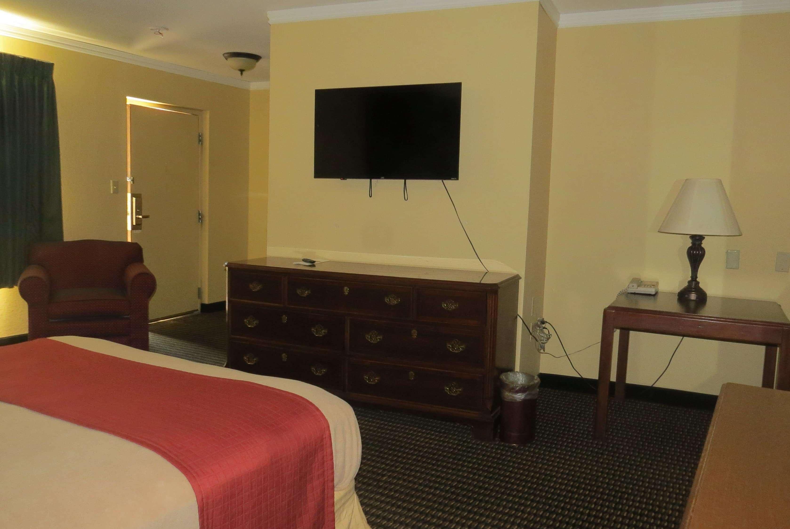 Travelodge By Wyndham Stratton Esterno foto