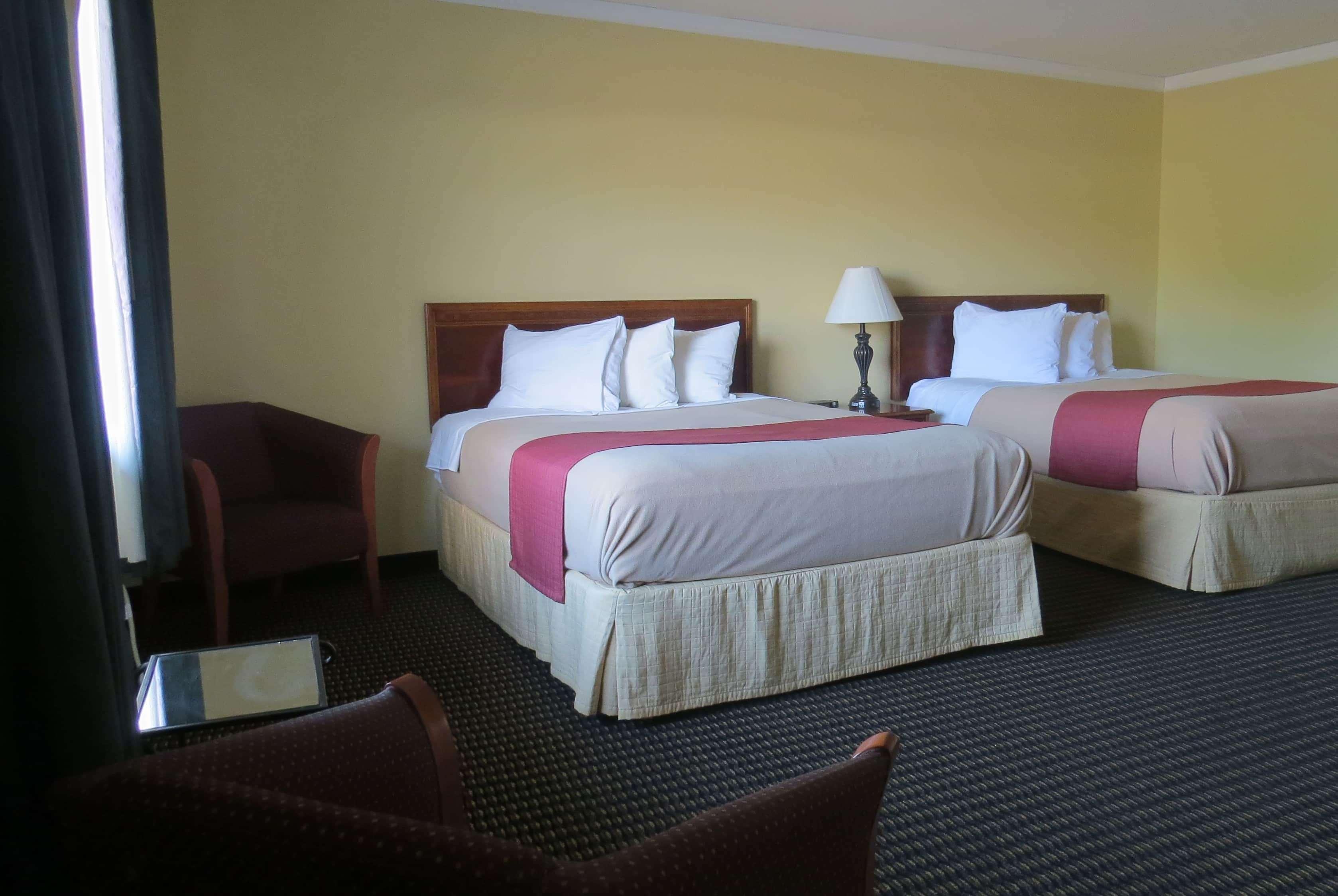 Travelodge By Wyndham Stratton Esterno foto