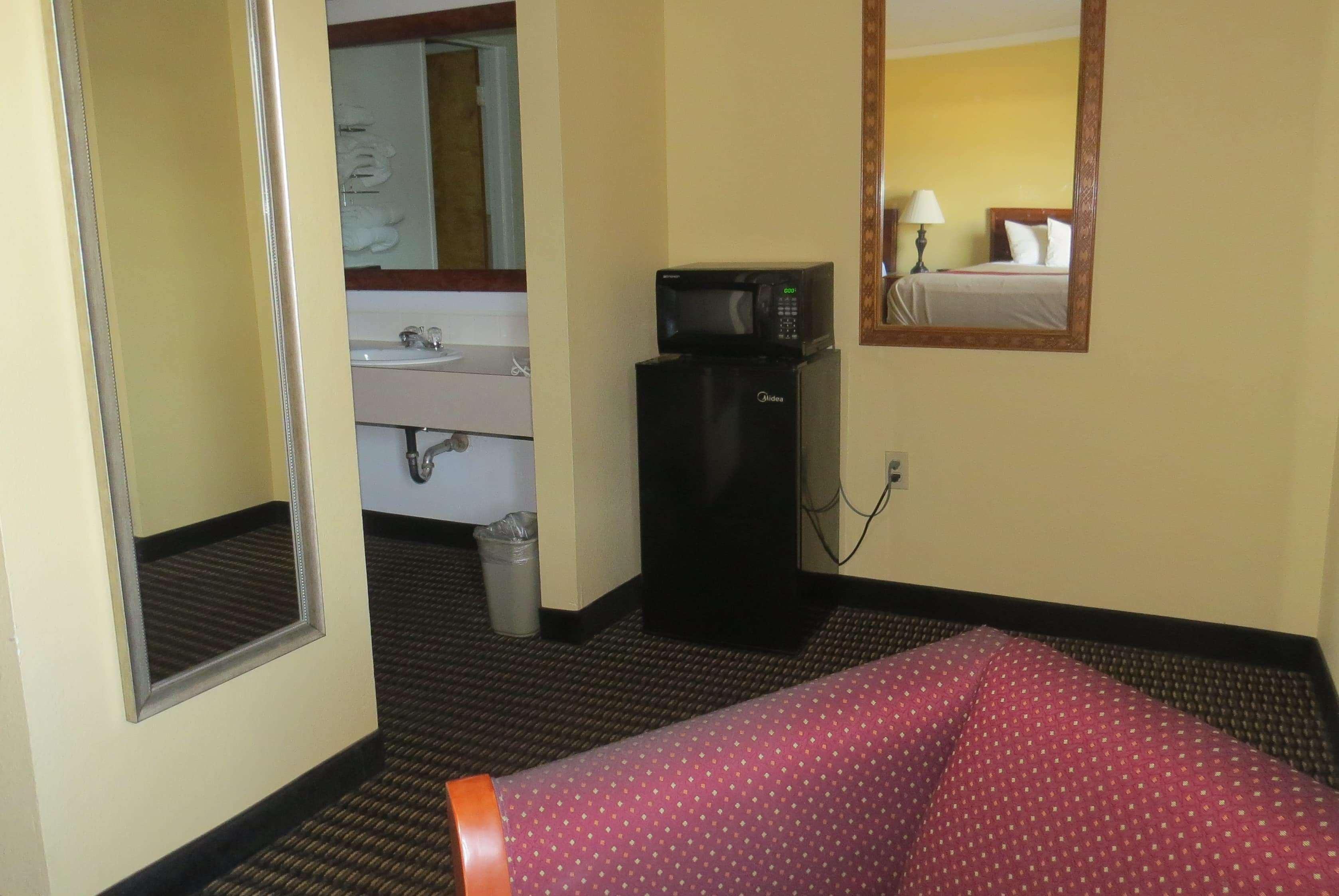 Travelodge By Wyndham Stratton Esterno foto