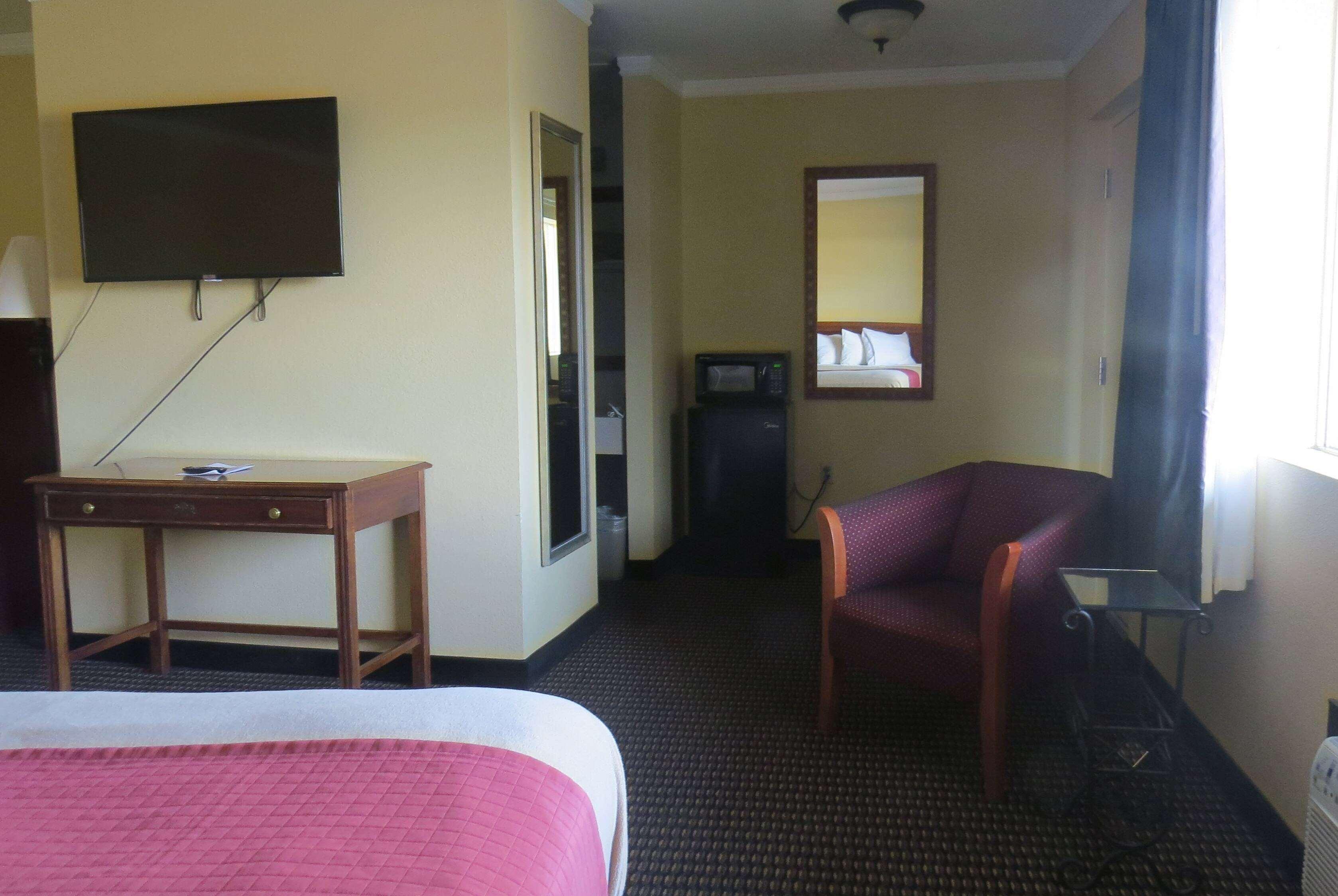 Travelodge By Wyndham Stratton Esterno foto