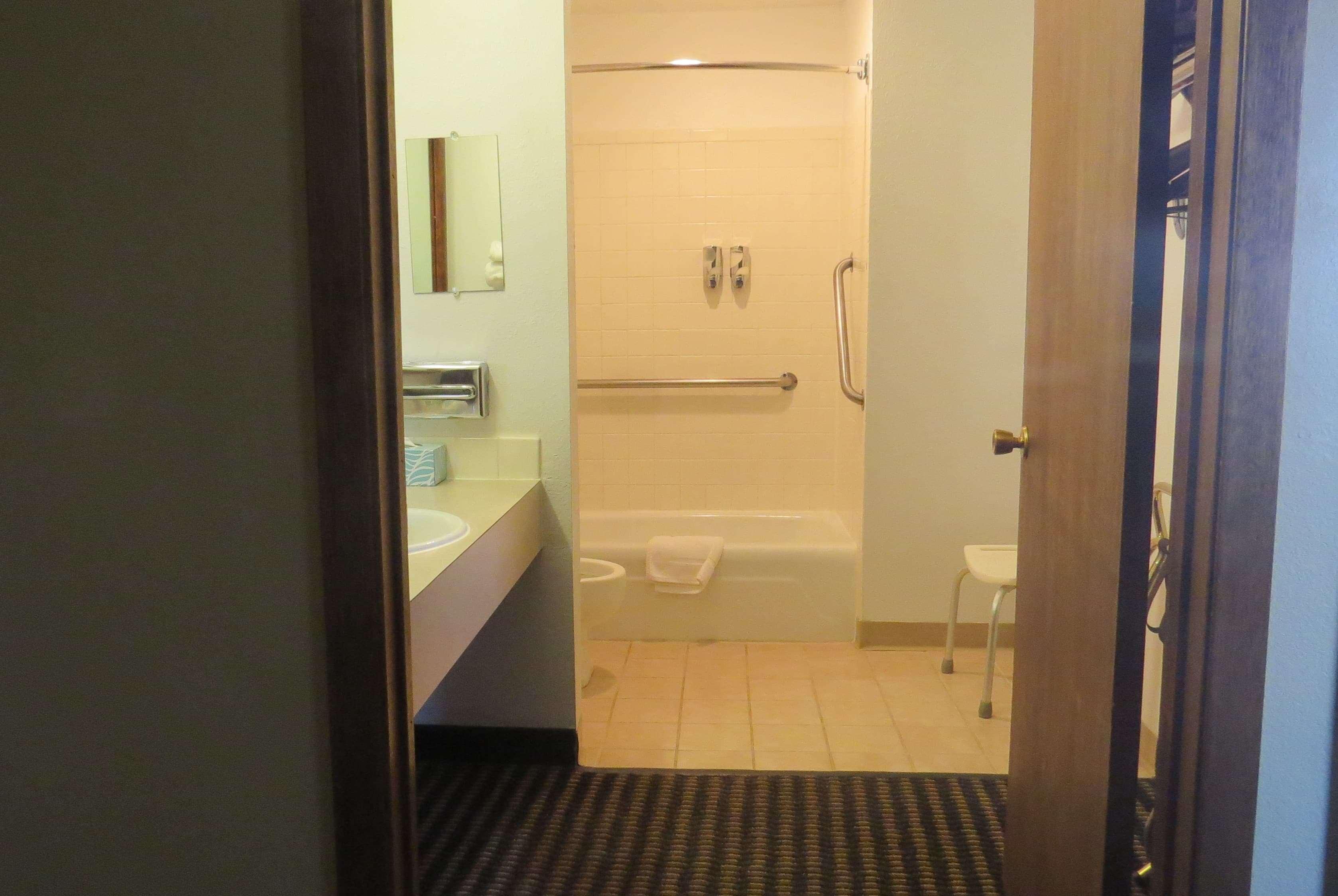 Travelodge By Wyndham Stratton Esterno foto