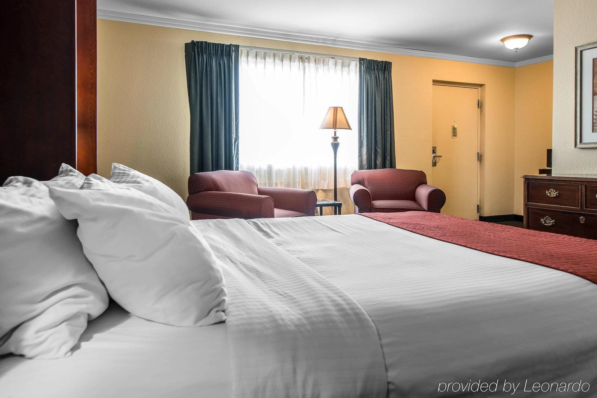 Travelodge By Wyndham Stratton Esterno foto