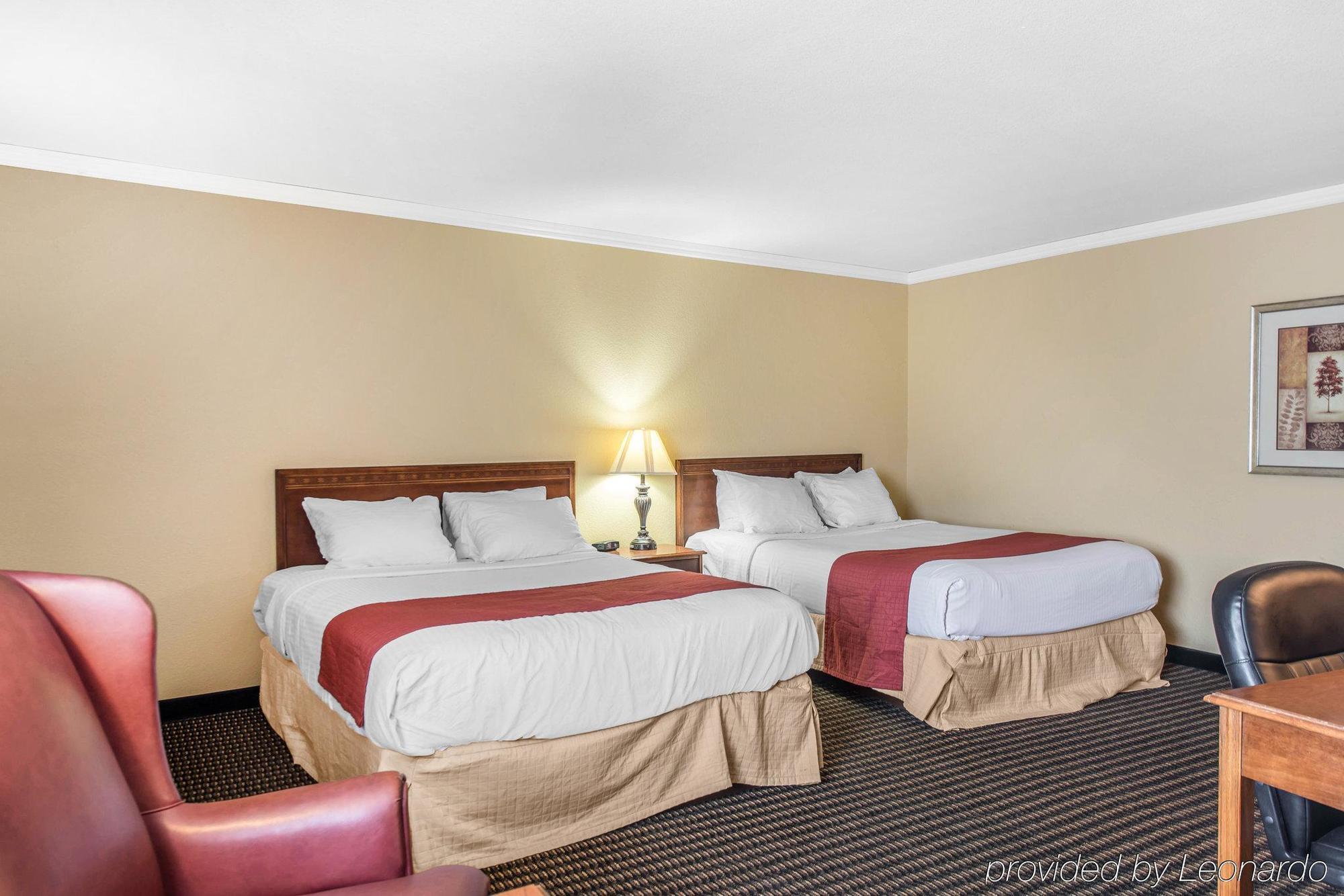 Travelodge By Wyndham Stratton Esterno foto