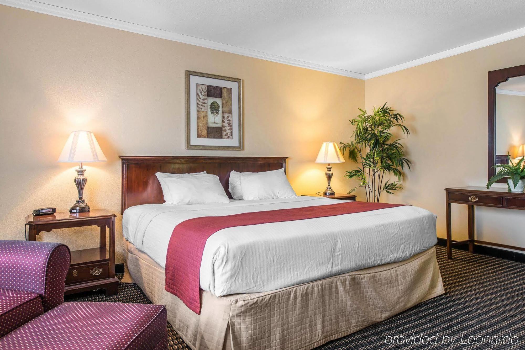 Travelodge By Wyndham Stratton Esterno foto